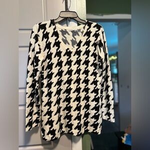 Designers Originals Black and White V-Neck Sweater